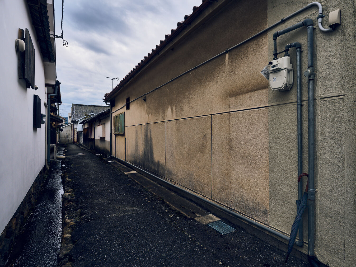 奥へ続く路地（丹波篠山市）