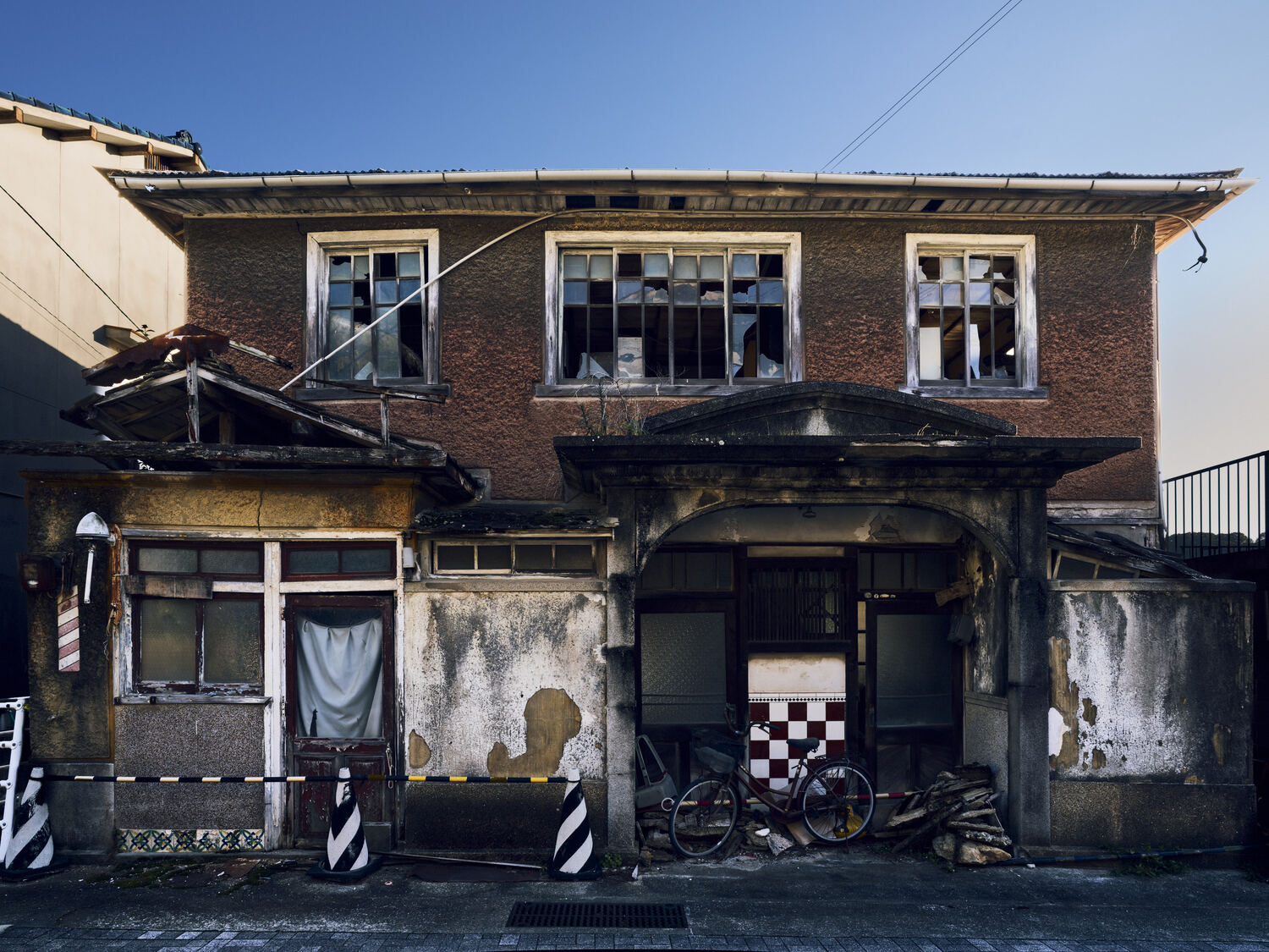 焼け落ちた建物（赤穂市坂越）