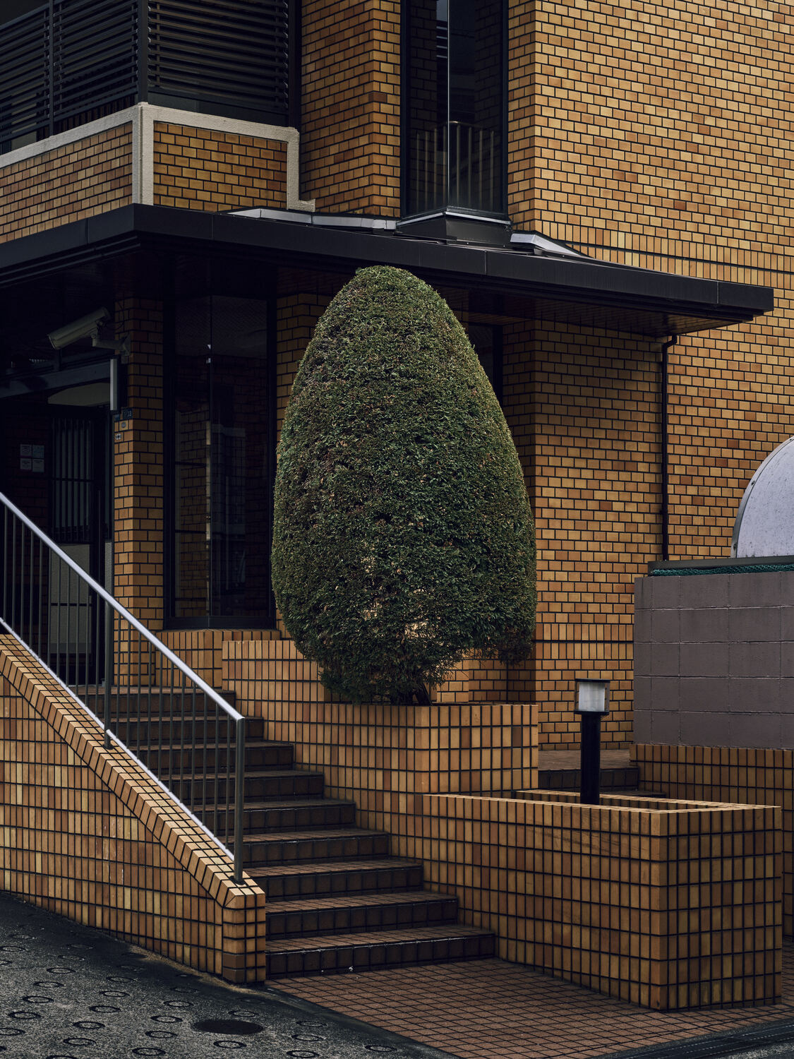 人工物になりすまして生きる