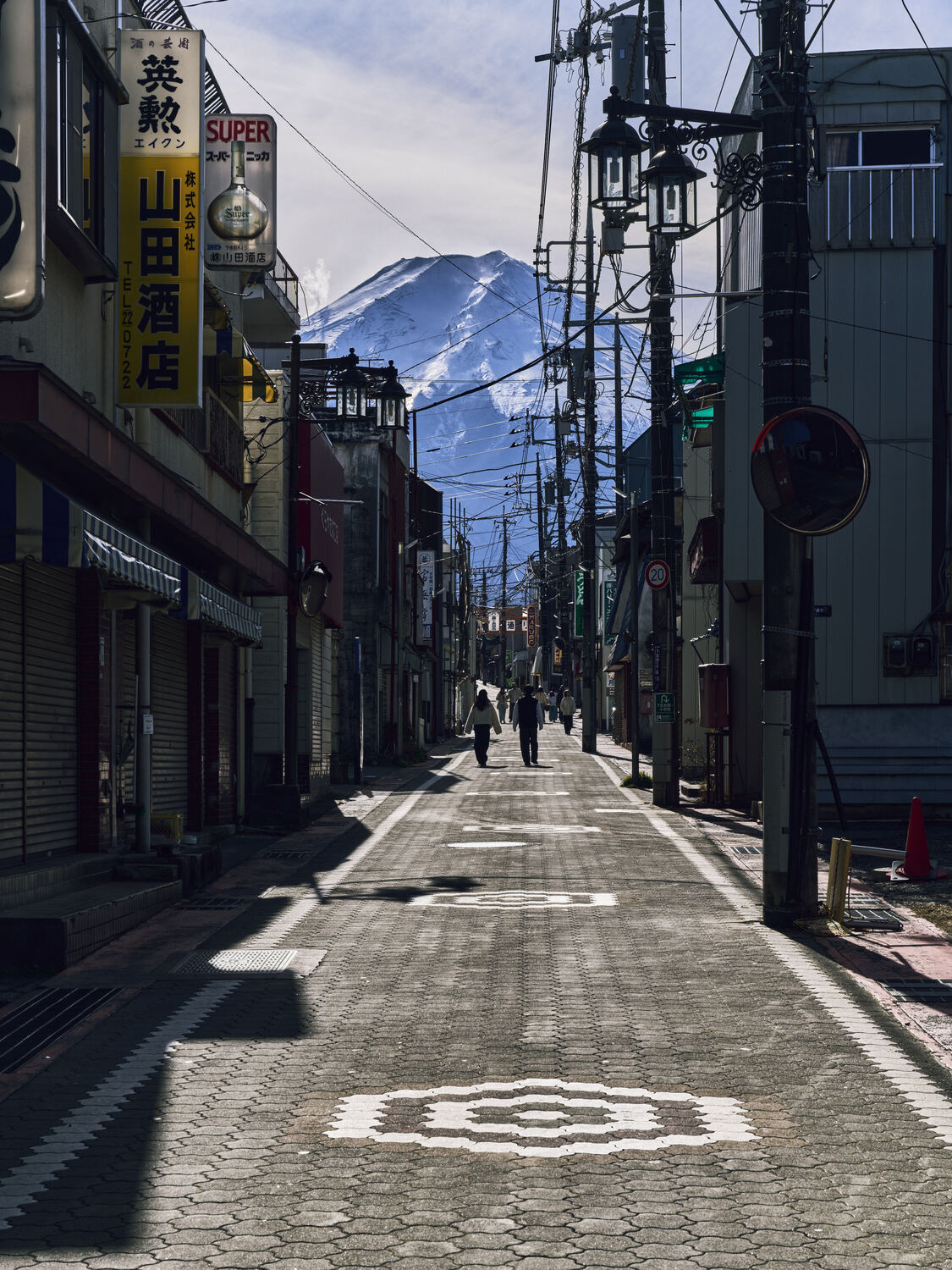 富士を望む本町通り